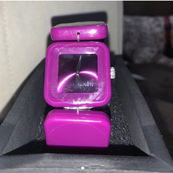 Vintage Y2K “The Misty” Nixon chunky block watch - Picture 2 of 4